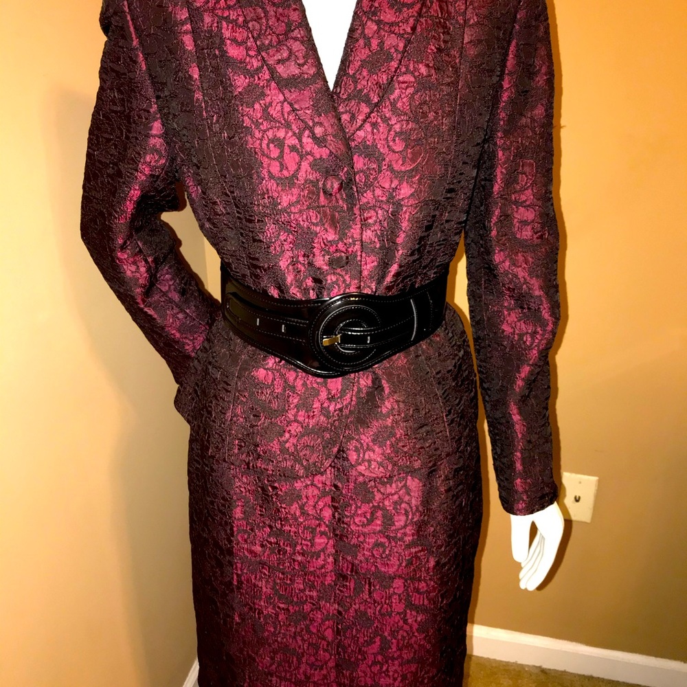 2pc skirt suit, burgundy/black lace